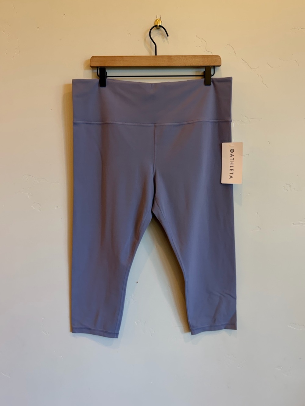 ATHLETA Lavender Purple Elation Capri